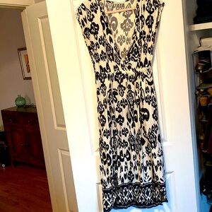 Salty Lemon, beach dress, size large, side slit, black / soft white.
